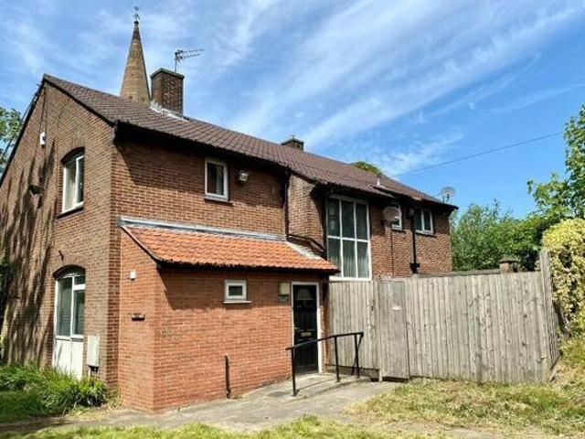 House for rent in Calderstones