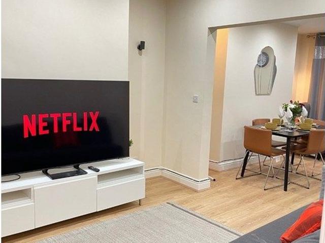 House for rent in Calderstones
