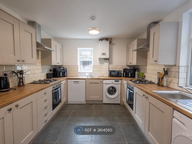 Room for rent in Calderstones
