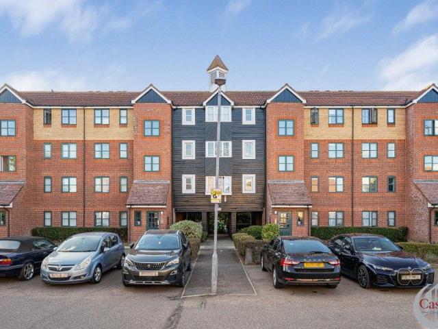Apartment for rent in Enfield Island Village, Greater London