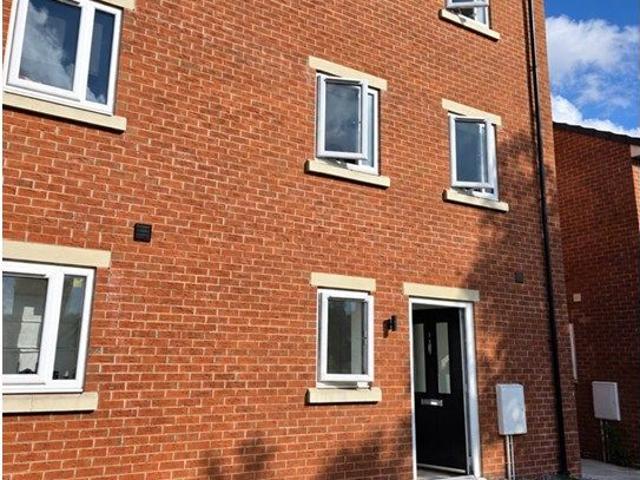 House for rent in Flanshaw, Wakefield