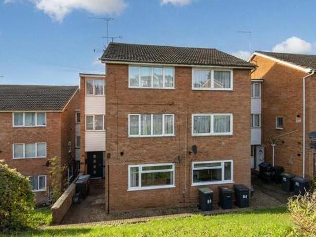 House for sale in Luton