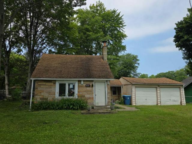 House for sale in Angola on the Lake, Village of Angola