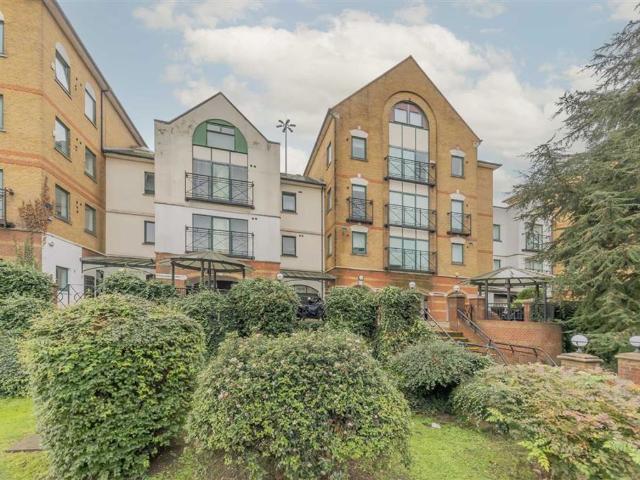 Studio for rent in Brent Cross, Greater London