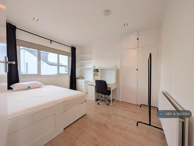 Apartment for rent in Brent Cross, Greater London