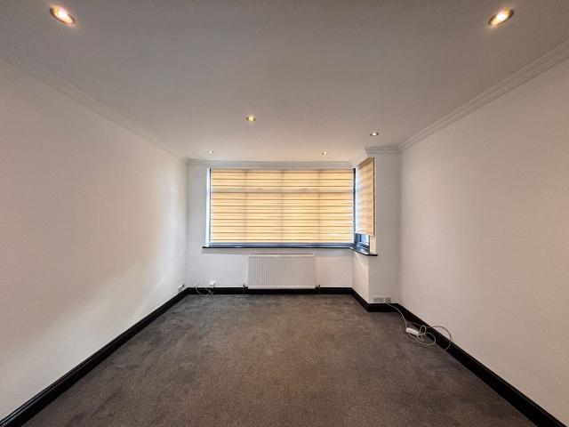 House for rent in Hendon Central, Greater London