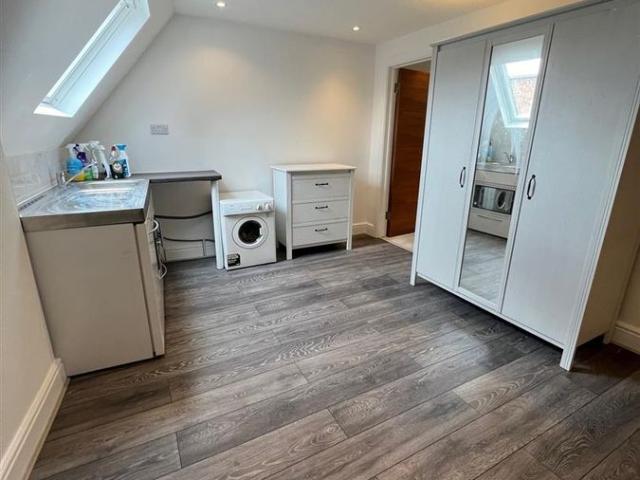 Studio for rent in Hendon, Isle Of Man