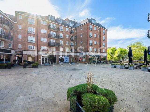 House for rent in London Borough of Hounslow, Greater London