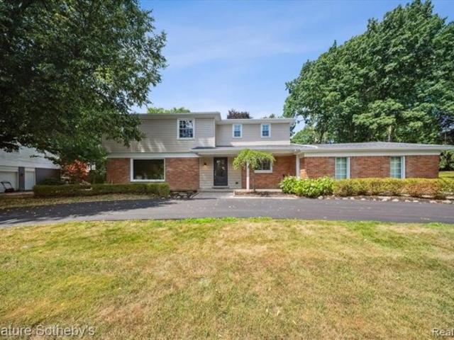 House for sale in Bloomfield Hills