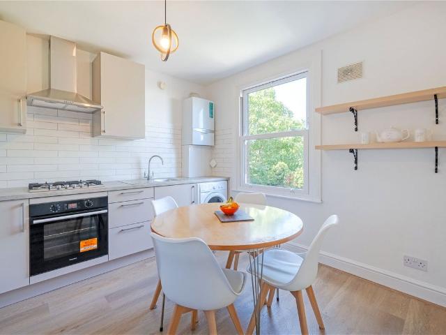 Apartment for rent in Dollis Hill, Greater London