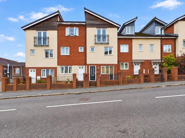 House for rent in Joiner's Square, Hanley