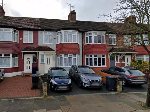 House for rent in London Borough of Ealing, Park Royal