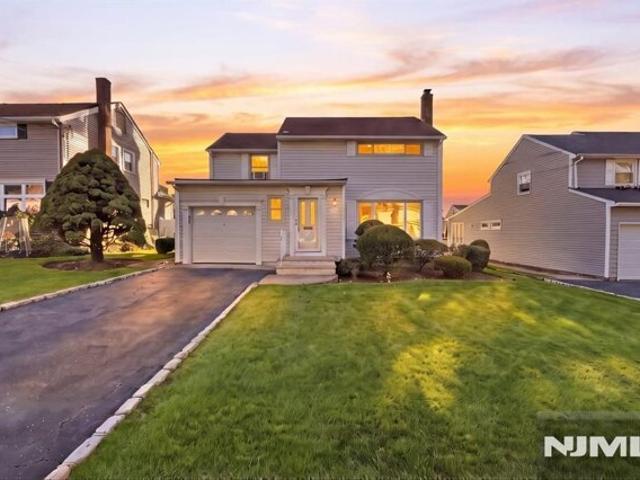 House for sale in Verona, Essex County