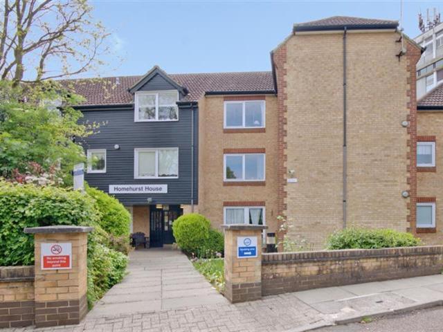 Property for rent in Navestock Side