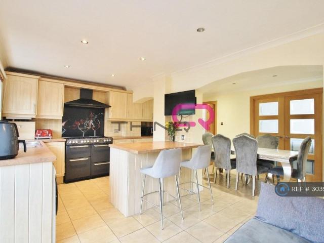 House for rent in Gidea Park, Greater London
