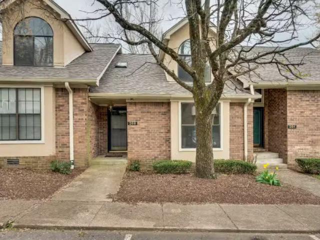 Condo for rent in Brentwood