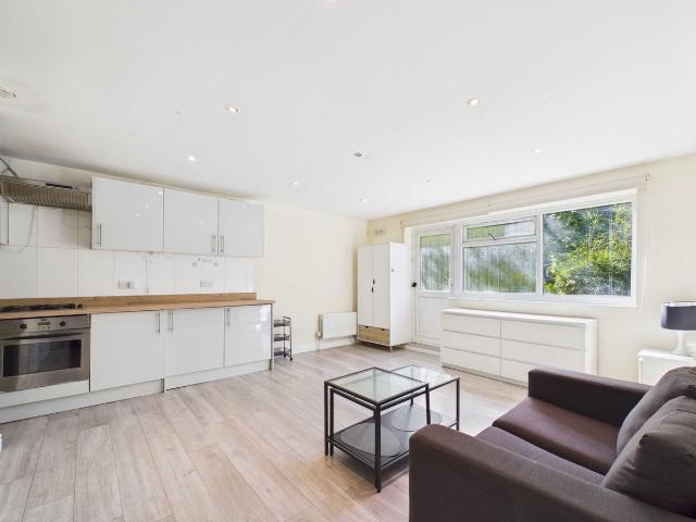 House for rent in Bermondsey Village, Greater London