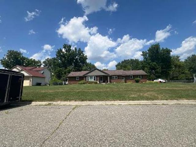House for sale in Livonia