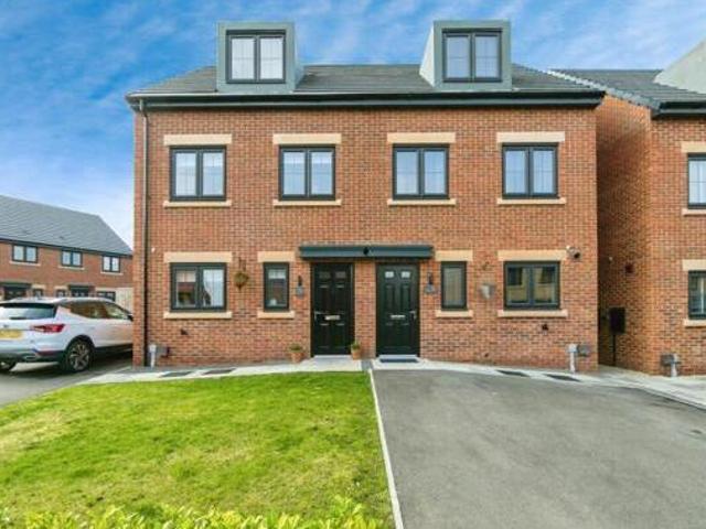 House for sale in Royston, South Yorkshire