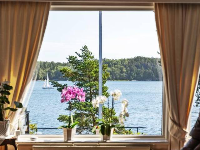 Villa till salu i Brevik, Stockholm