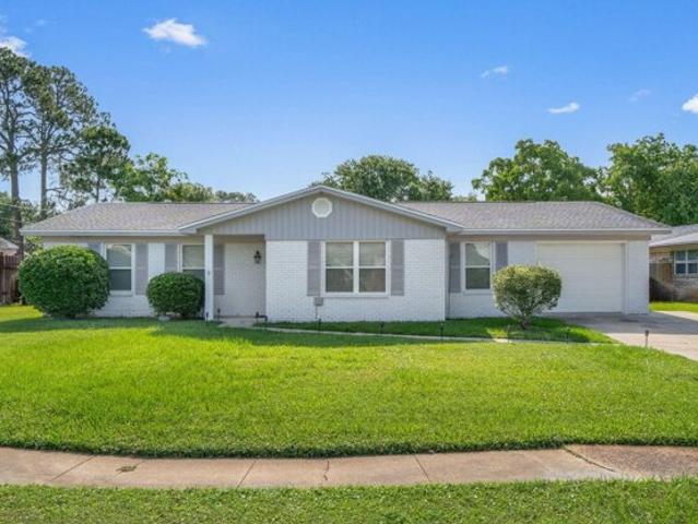 House for sale in Mary Esther