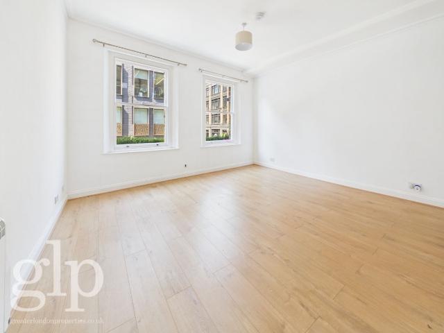 Apartment for rent in Soho, Greater London