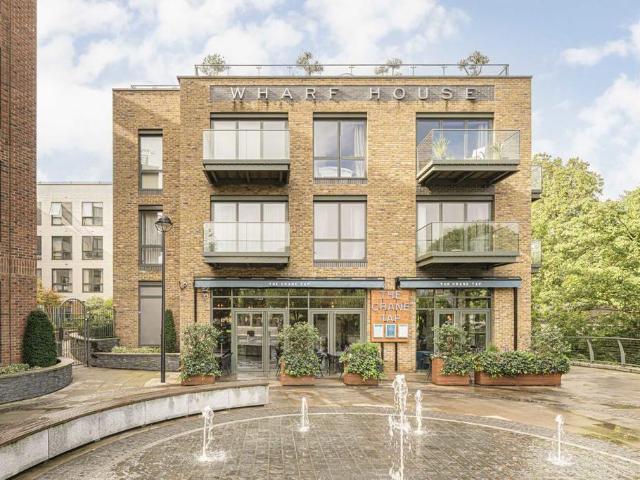 Apartment for rent in St Margarets, Greater London