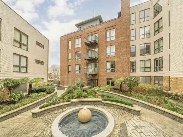 Apartment for rent in St Margarets, Greater London
