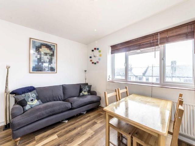 House for rent in North Kensington, Greater London