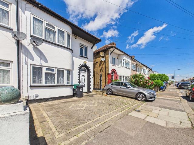 House for rent in Little Heath, Greater London