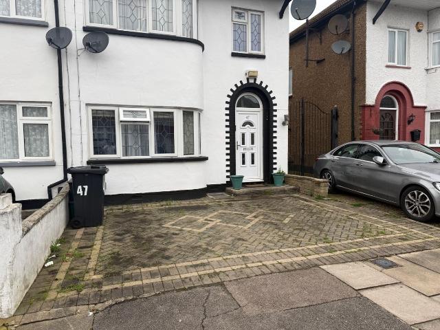 House for rent in Little Heath, Greater London