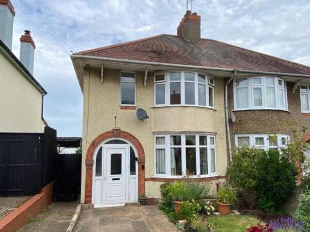 House for sale in Northampton, Northamptonshire