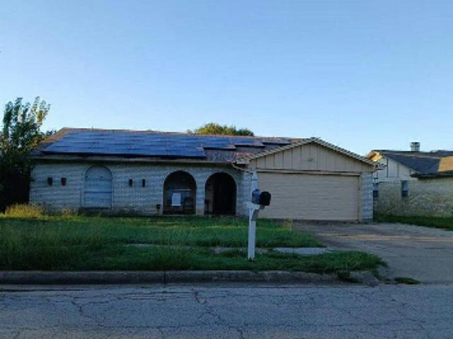 House for sale in Arlington, Tarrant County