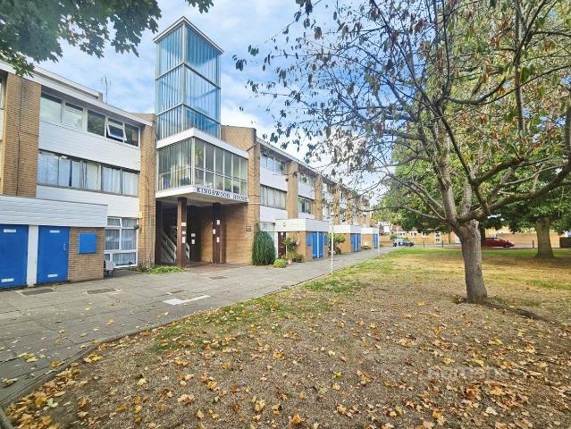 Studio for rent in Slough