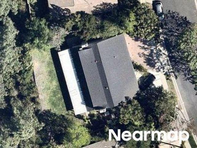 House for sale in La Canada Flintridge, California