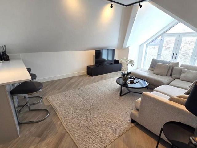 House for rent in Calderstones
