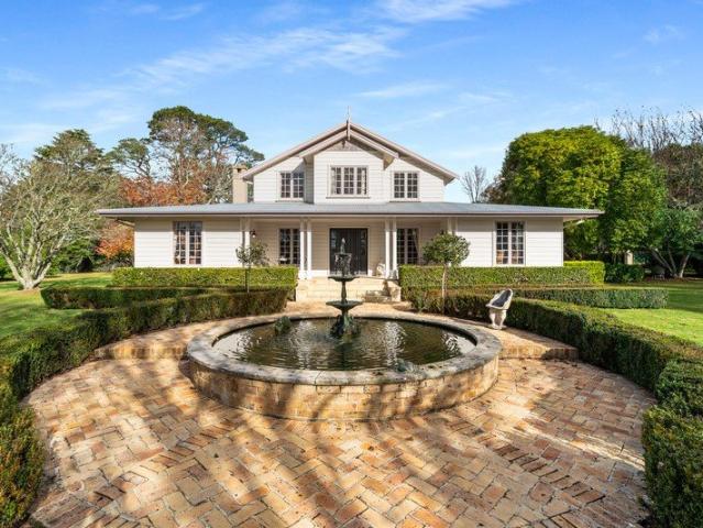 Cottage for sale in Brayton, New South Wales