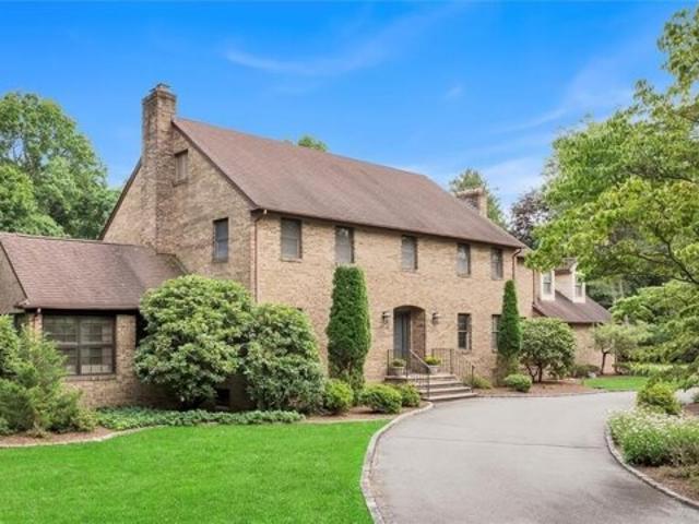 House for sale in Franklin Lakes