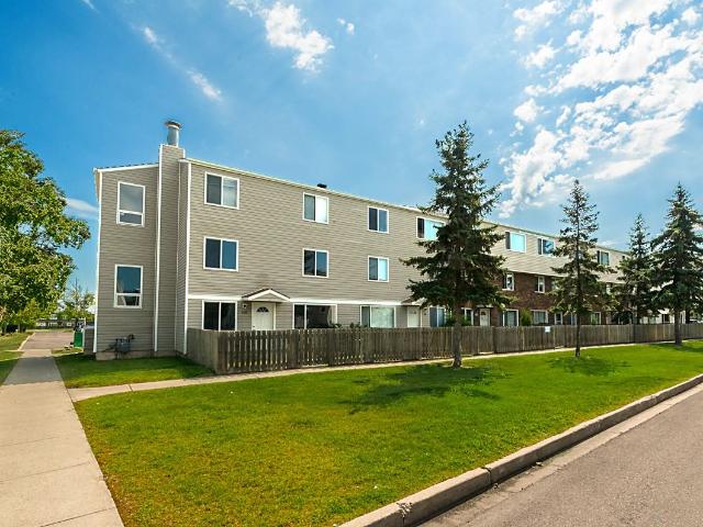 Apartment for rent in Wedgewood, Alberta