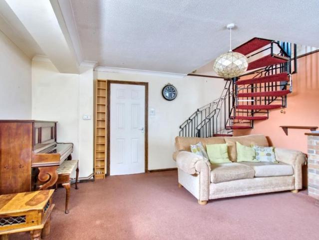 House for rent in Chelmondiston, Suffolk