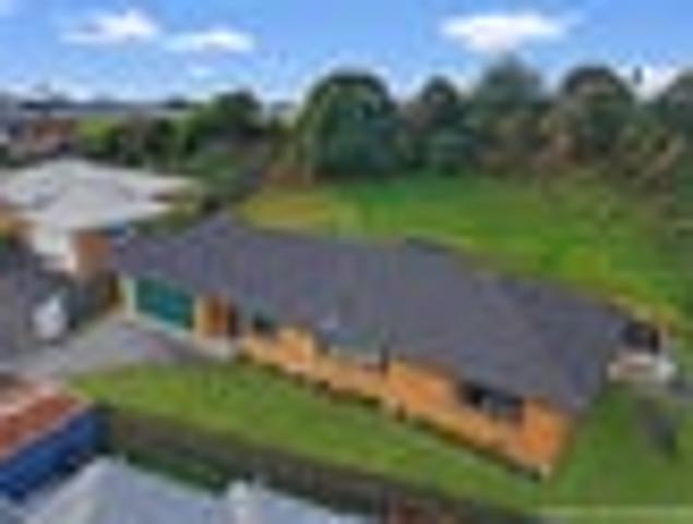 House for sale in Avondale