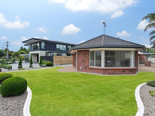 House for sale in Queenwood
