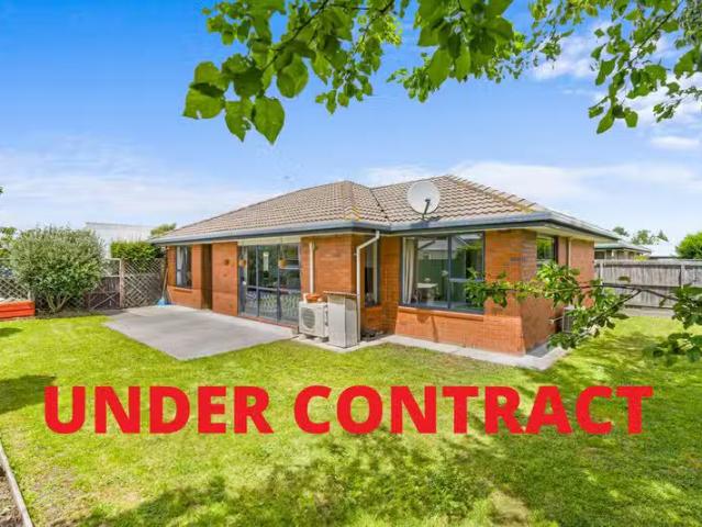 House for sale in Chaslands, Canterbury