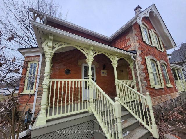 Attic for rent in York, Ontario