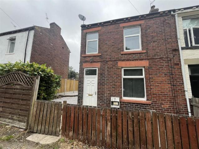 House for rent in Lower Wyke, West Yorkshire