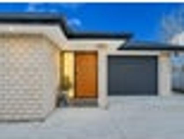 House for sale in Oratia