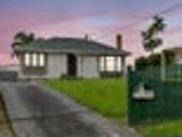 House for sale in Henderson, Henderson-Massey