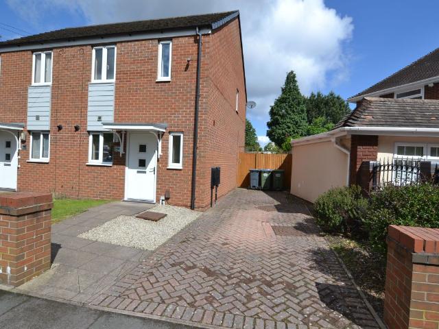 House for rent in Harvills Hawthorn, Hill Top