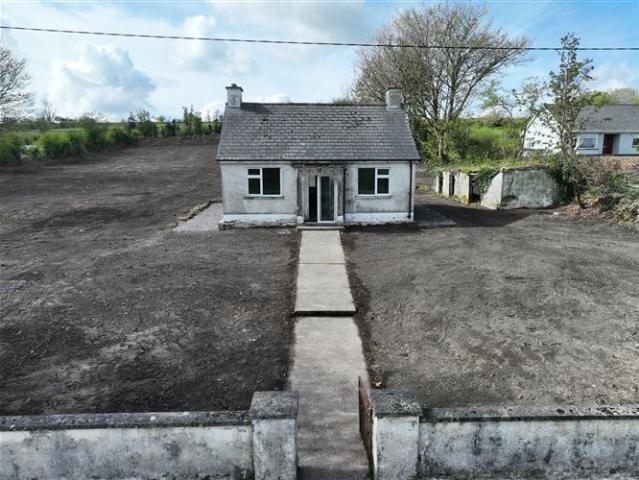 Cottage for sale in Castlebaldwin