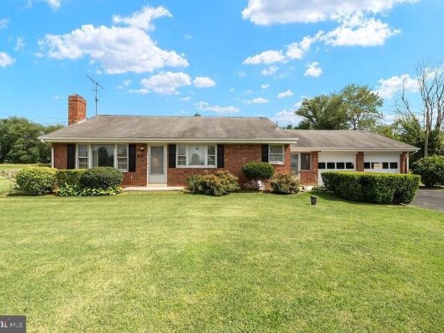 House for sale in New Oxford